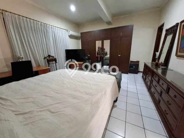 Hunian Mewah LB 300m2 Siap Huni Desain Elegan di Bintaro, Jakarta Selatan Hunian Mewah LB 300m2 Siap Huni Desain Elegan di Bintaro, Jakarta Selatan