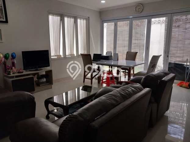 Jual Rumah Mewah Megah Dengan View Eksklusif di Gading Serpong, Tangerang Jual Rumah Mewah Megah Dengan View Eksklusif di Gading Serpong, Tangerang