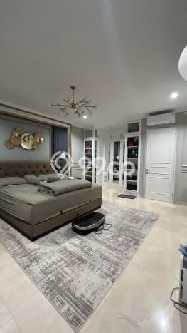 Rumah Nyaman di Kembangan, Jakarta Barat, Luas 121m² Bangunan 304m² Rumah Nyaman di Kembangan, Jakarta Barat, Luas 121m² Bangunan 304m²