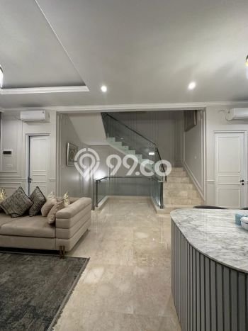Rumah Nyaman di Kembangan, Jakarta Barat, Luas 121m² Bangunan 304m² Rumah Nyaman di Kembangan, Jakarta Barat, Luas 121m² Bangunan 304m²