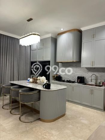 Rumah Nyaman di Kembangan, Jakarta Barat, Luas 121m² Bangunan 304m² Rumah Nyaman di Kembangan, Jakarta Barat, Luas 121m² Bangunan 304m²