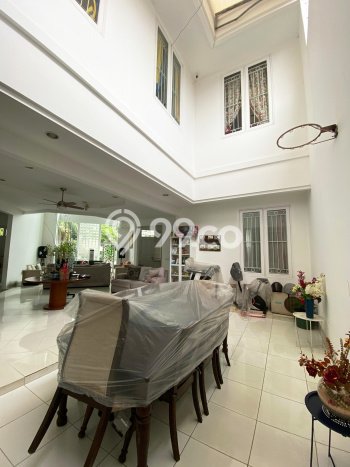 Hunian Elit LB 400m2 Siap Huni Desain Elegan di Bintaro, Tangerang Selatan Hunian Elit LB 400m2 Siap Huni Desain Elegan di Bintaro, Tangerang Selatan