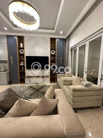 Rumah Nyaman di Kembangan, Jakarta Barat, Luas 121m² Bangunan 304m² Rumah Nyaman di Kembangan, Jakarta Barat, Luas 121m² Bangunan 304m²