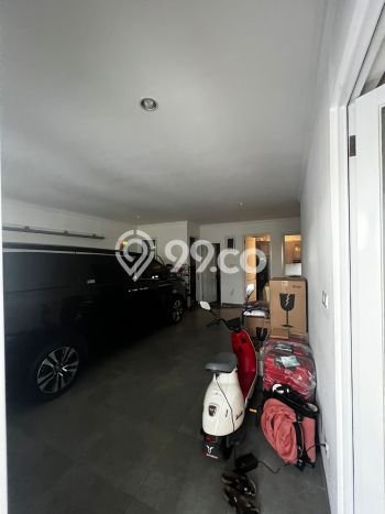 Rumah Nyaman di Kembangan, Jakarta Barat, Luas 121m² Bangunan 304m² Rumah Nyaman di Kembangan, Jakarta Barat, Luas 121m² Bangunan 304m²