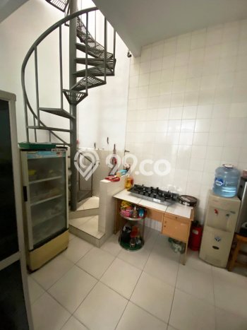 Hunian Elit LB 400m2 Siap Huni Desain Elegan di Bintaro, Tangerang Selatan Hunian Elit LB 400m2 Siap Huni Desain Elegan di Bintaro, Tangerang Selatan