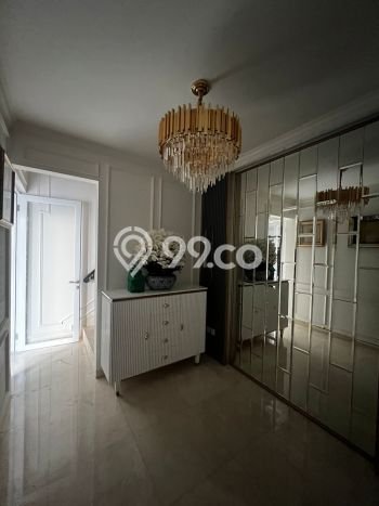 Rumah Nyaman di Kembangan, Jakarta Barat, Luas 121m² Bangunan 304m² Rumah Nyaman di Kembangan, Jakarta Barat, Luas 121m² Bangunan 304m²