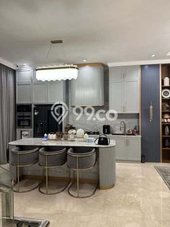 Rumah Nyaman di Kembangan, Jakarta Barat, Luas 121m² Bangunan 304m² Rumah Nyaman di Kembangan, Jakarta Barat, Luas 121m² Bangunan 304m²
