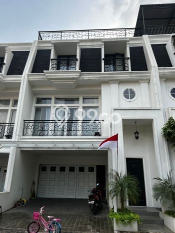 Rumah Nyaman di Kembangan, Jakarta Barat, Luas 121m² Bangunan 304m² Rumah Nyaman di Kembangan, Jakarta Barat, Luas 121m² Bangunan 304m²