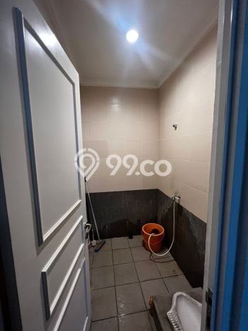 Rumah Nyaman di Kembangan, Jakarta Barat, Luas 121m² Bangunan 304m² Rumah Nyaman di Kembangan, Jakarta Barat, Luas 121m² Bangunan 304m²