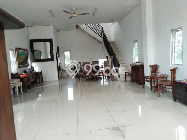 Komersial Disewa di Jakarta Selatan dengan LB 200m2 Area Komersial Ramai Komersial Disewa di Jakarta Selatan dengan LB 200m2 Area Komersial Ramai