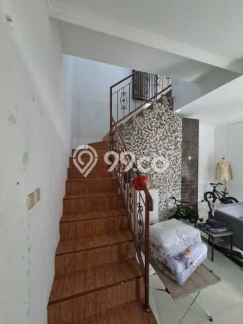 Rumah Strategis Modern Lb 170m2 di Pancoran Mas, Depok Rumah Strategis Modern Lb 170m2 di Pancoran Mas, Depok