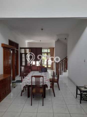 Disewakan Rumah Harga Terjangkau di Lebak Bulus Jakarta Selatan dengan 4 Kamar Tidur Disewakan Rumah Harga Terjangkau di Lebak Bulus Jakarta Selatan dengan 4 Kamar Tidur