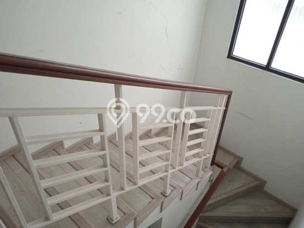 For Sale Rumah 3 Kamar Lokasi Ideal Bagus dan Strategis di Cinere For Sale Rumah 3 Kamar Lokasi Ideal Bagus dan Strategis di Cinere