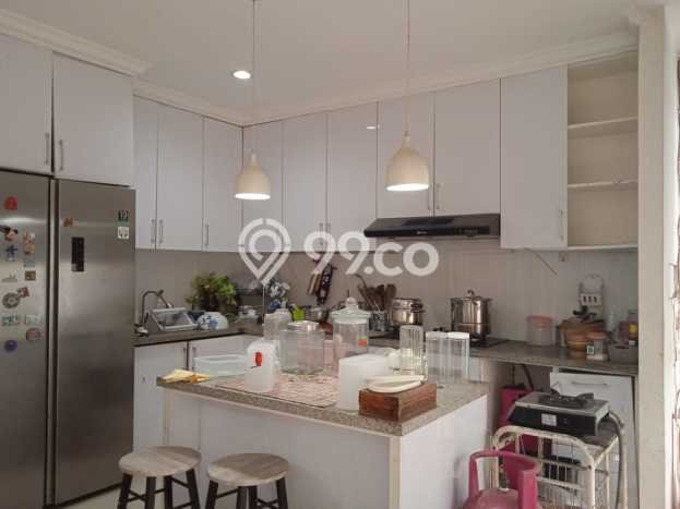 For Sale Rumah 3 Kamar Lokasi Ideal Bagus dan Strategis di Cinere For Sale Rumah 3 Kamar Lokasi Ideal Bagus dan Strategis di Cinere
