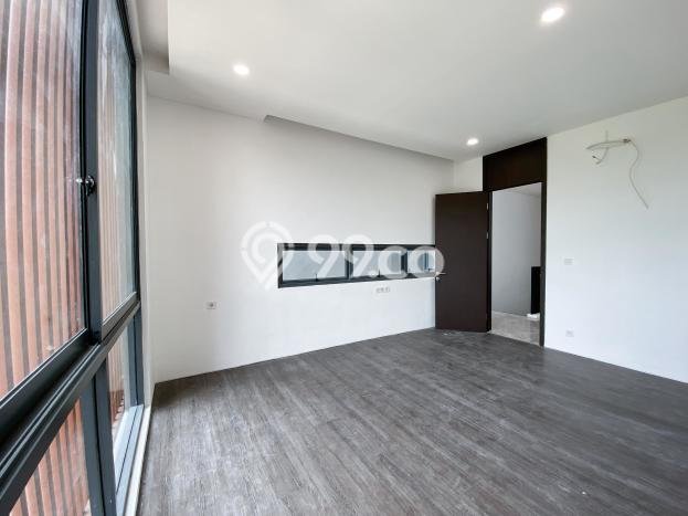 For Sale! Luxury House LT 180m2 Desain Elegan di Lebak Bulus For Sale! Luxury House LT 180m2 Desain Elegan di Lebak Bulus