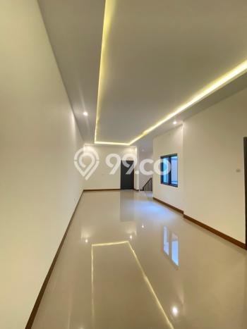 Dijual Rumah Mewah Elegan Dengan View Eksklusif di Cinere, Jakarta Selatan Dijual Rumah Mewah Elegan Dengan View Eksklusif di Cinere, Jakarta Selatan