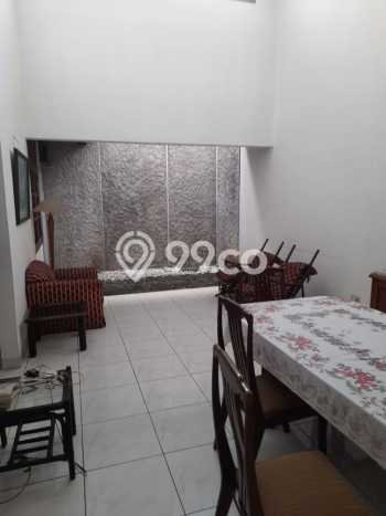 Disewakan Rumah Harga Terjangkau di Lebak Bulus Jakarta Selatan dengan 4 Kamar Tidur Disewakan Rumah Harga Terjangkau di Lebak Bulus Jakarta Selatan dengan 4 Kamar Tidur