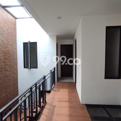 Rumah Luas Asri 3 KT Siap Pakai di Cirendeu Jakarta Selatan Rumah Luas Asri 3 KT Siap Pakai di Cirendeu Jakarta Selatan