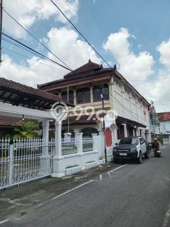 Dijual Rumah Premium dengan Fasilitas Sekitar Komplit di Banjarsari, Solo Dijual Rumah Premium dengan Fasilitas Sekitar Komplit di Banjarsari, Solo