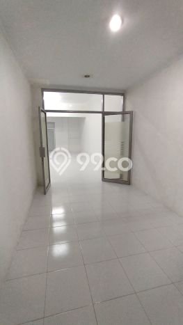 Ruko untuk disewa di Kebayoran Baru punya LT 180m2 & LB 372m2 harga sewa kompetitif Ruko untuk disewa di Kebayoran Baru punya LT 180m2 & LB 372m2 harga sewa kompetitif