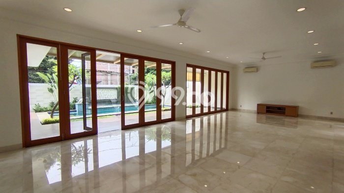 Sewa Rumah Strategis di Cipete LT 480m2 / LB 525m2 Kondisi Bagus Sewa Rumah Strategis di Cipete LT 480m2 / LB 525m2 Kondisi Bagus