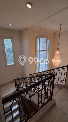 Siap Huni Hunian Elit 10 Kamar di Kebayoran Baru Dekat ke Mana Pun Siap Huni Hunian Elit 10 Kamar di Kebayoran Baru Dekat ke Mana Pun