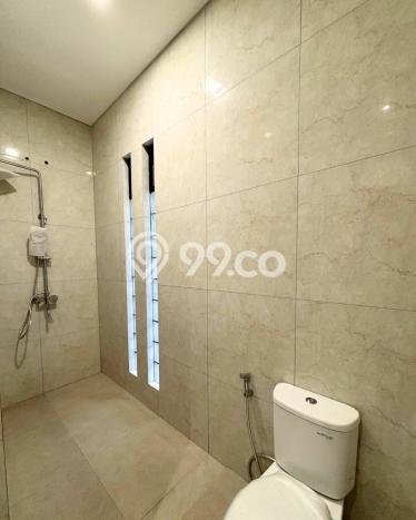 Ready to Use! Premium House LT 142m2 Desain Elegan di BSD Ready to Use! Premium House LT 142m2 Desain Elegan di BSD