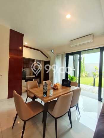 Ready to Use! Luxury House LT 225m2 Desain Elegan di Suvarna Sutera Ready to Use! Luxury House LT 225m2 Desain Elegan di Suvarna Sutera