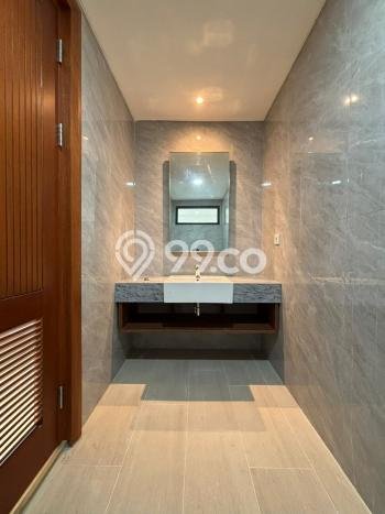 Hunian Elit LB 428m2 Siap Huni Desain Elegan di BSD Green Wich, Tangerang Hunian Elit LB 428m2 Siap Huni Desain Elegan di BSD Green Wich, Tangerang