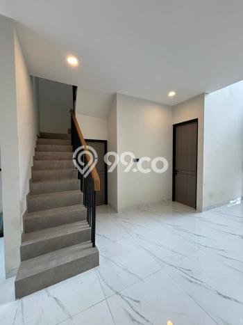 Rumah Modern 3 Kamar LT 132m2 di BSD Griya Loka Rumah Modern 3 Kamar LT 132m2 di BSD Griya Loka