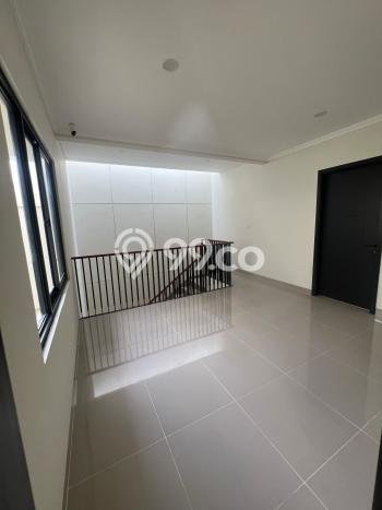 Ready to Use! Luxury House LT 121m2 Desain Elegan di Gading Serpong Ready to Use! Luxury House LT 121m2 Desain Elegan di Gading Serpong