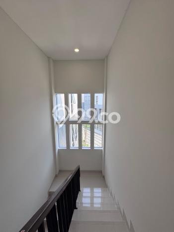 Untuk Dijual! Ruko di BSD City Tangerang LT 90m2 / LB 270m2 Kawasan Strategis Untuk Dijual! Ruko di BSD City Tangerang LT 90m2 / LB 270m2 Kawasan Strategis