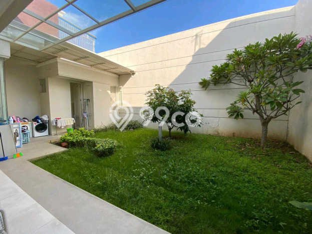 Dijual Rumah Mewah Elegan Dengan View Cantik di Pakuwon City, Surabaya Dijual Rumah Mewah Elegan Dengan View Cantik di Pakuwon City, Surabaya
