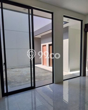 Rumah Kontrakan Surabaya LT 126m2 LB 126m2 Area Citraland Rumah Kontrakan Surabaya LT 126m2 LB 126m2 Area Citraland
