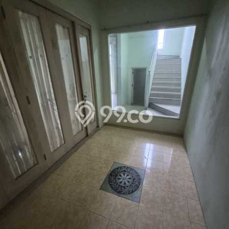 Rumah Cantik Siap Huni Di Wiyung Luas 250m2 Aman Rumah Cantik Siap Huni Di Wiyung Luas 250m2 Aman