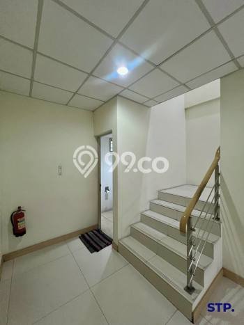 Untuk Disewa Ruko di Dukuh Pakis Surabaya LT 200m2, LB 622m2 Untuk Disewa Ruko di Dukuh Pakis Surabaya LT 200m2, LB 622m2