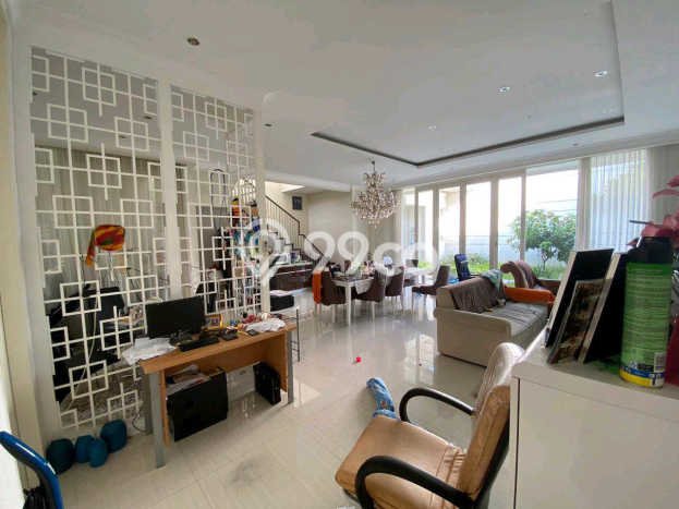 Dijual Rumah Mewah Elegan Dengan View Cantik di Pakuwon City, Surabaya Dijual Rumah Mewah Elegan Dengan View Cantik di Pakuwon City, Surabaya