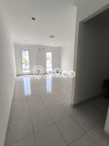 Hunian Strategis 4 KT LB 210m2 Kondisi Bagus di Tomang Hunian Strategis 4 KT LB 210m2 Kondisi Bagus di Tomang