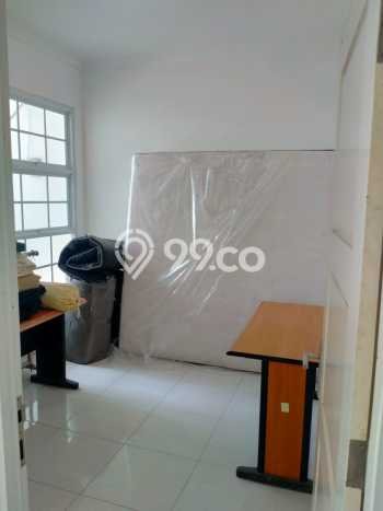 Hunian Strategis 4 KT LB 210m2 Kondisi Bagus di Tomang Hunian Strategis 4 KT LB 210m2 Kondisi Bagus di Tomang