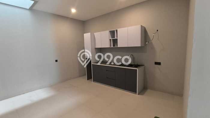 For Sale Hunian Rumah Terawat 3 Kamar di Muara Karang, Jakarta Utara For Sale Hunian Rumah Terawat 3 Kamar di Muara Karang, Jakarta Utara