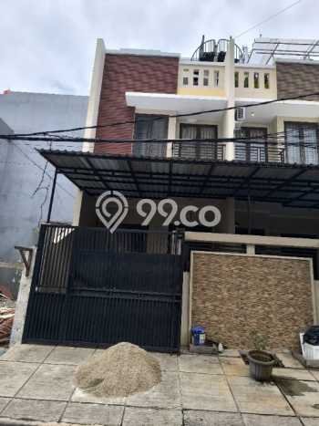 Disewakan! Rumah 3 Kamar Tidur &
4 Kamar Mandi di Muara Karang, Jakarta Utara Disewakan! Rumah 3 Kamar Tidur &
4 Kamar Mandi di Muara Karang, Jakarta Utara