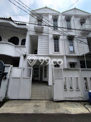 Hunian Strategis 4 KT LB 210m2 Kondisi Bagus di Tomang Hunian Strategis 4 KT LB 210m2 Kondisi Bagus di Tomang