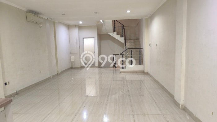 Unit Ruko Dijual di Jakarta Pusat LT 72m2 & LB 320m2 Unit Ruko Dijual di Jakarta Pusat LT 72m2 & LB 320m2