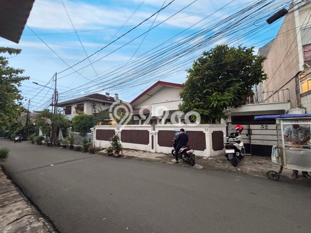 Rumah Mewah LB 250m2 Siap Pakai Desain Elegan di Kalibata, Jakarta Selatan Rumah Mewah LB 250m2 Siap Pakai Desain Elegan di Kalibata, Jakarta Selatan