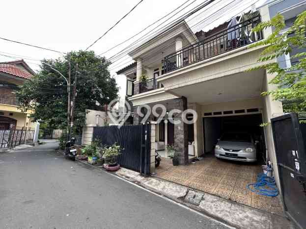 Dijual Rumah Premium dengan Fasilitas Sekitar Komplit di Tebet, Jakarta Selatan Dijual Rumah Premium dengan Fasilitas Sekitar Komplit di Tebet, Jakarta Selatan