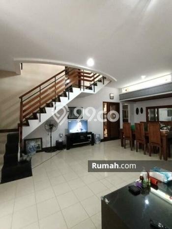 Siap Huni Hunian Elit 4 Kamar di Tebet Dekat ke Mana Pun Siap Huni Hunian Elit 4 Kamar di Tebet Dekat ke Mana Pun