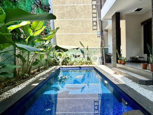 Rumah Elit Modern Tanpa Renovasi di Cipete Jakarta Selatan Rumah Elit Modern Tanpa Renovasi di Cipete Jakarta Selatan