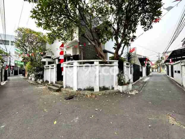 Dijual Hunian Mewah dengan Fasilitas Sekitar Komplit di Tebet, Jakarta Selatan Dijual Hunian Mewah dengan Fasilitas Sekitar Komplit di Tebet, Jakarta Selatan