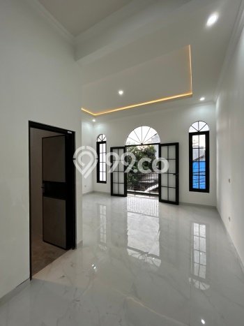 Rumah Luxury Modern Tanpa Renovasi di Cawang Jakarta Timur Rumah Luxury Modern Tanpa Renovasi di Cawang Jakarta Timur
