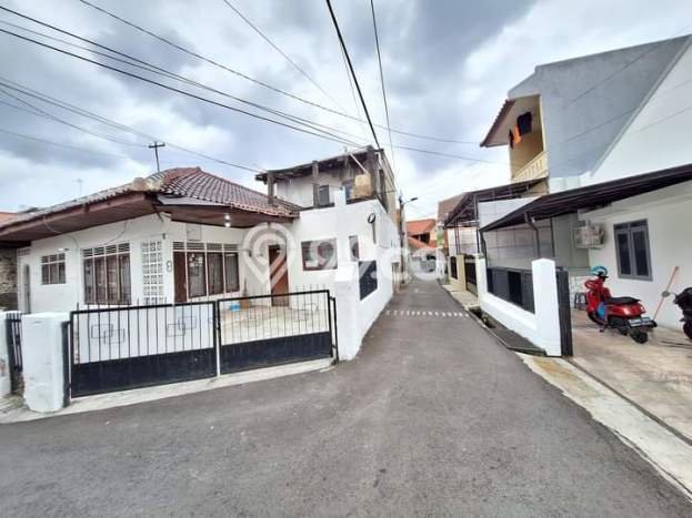 Siap Huni Rumah Mewah 3 Kamar di Tebet Dekat ke Mana Pun Siap Huni Rumah Mewah 3 Kamar di Tebet Dekat ke Mana Pun